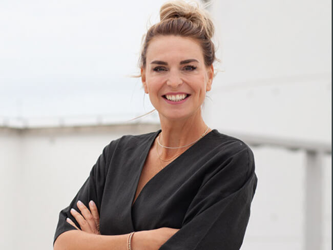 Anja Sonnenberg PMU Artist und hygienequalifiziertes PMU-Institut